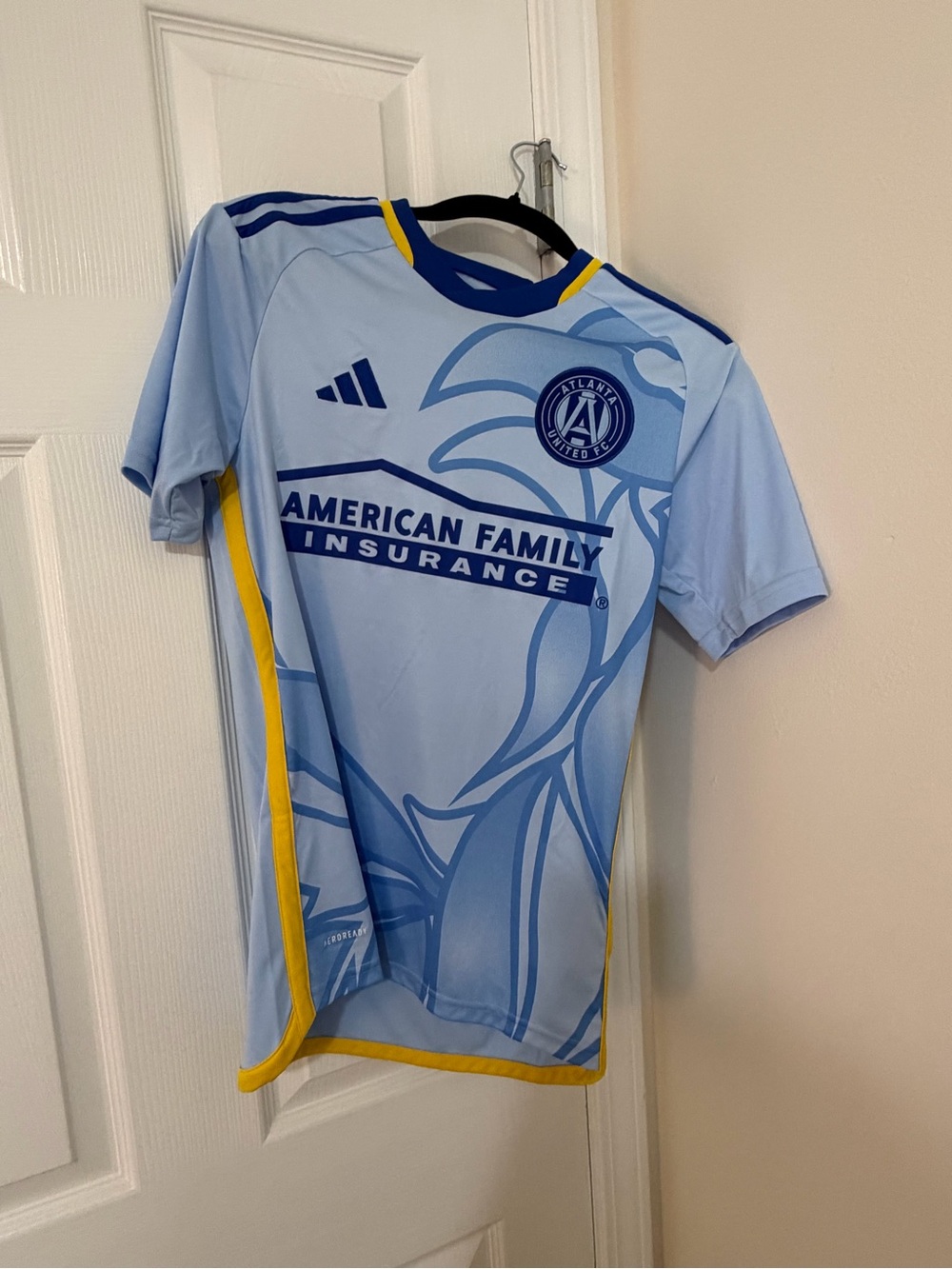 Atlanta United Adult XS Light Blue Soccer Jersey with Yellow Trim